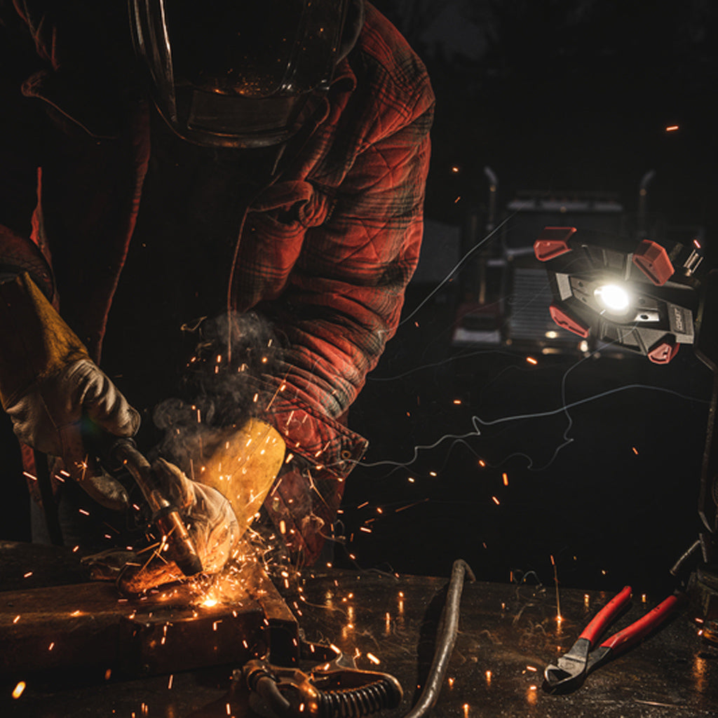 LINTERNA DE TRABAJO COAST CL40R - 3900 LM - 87 MTS