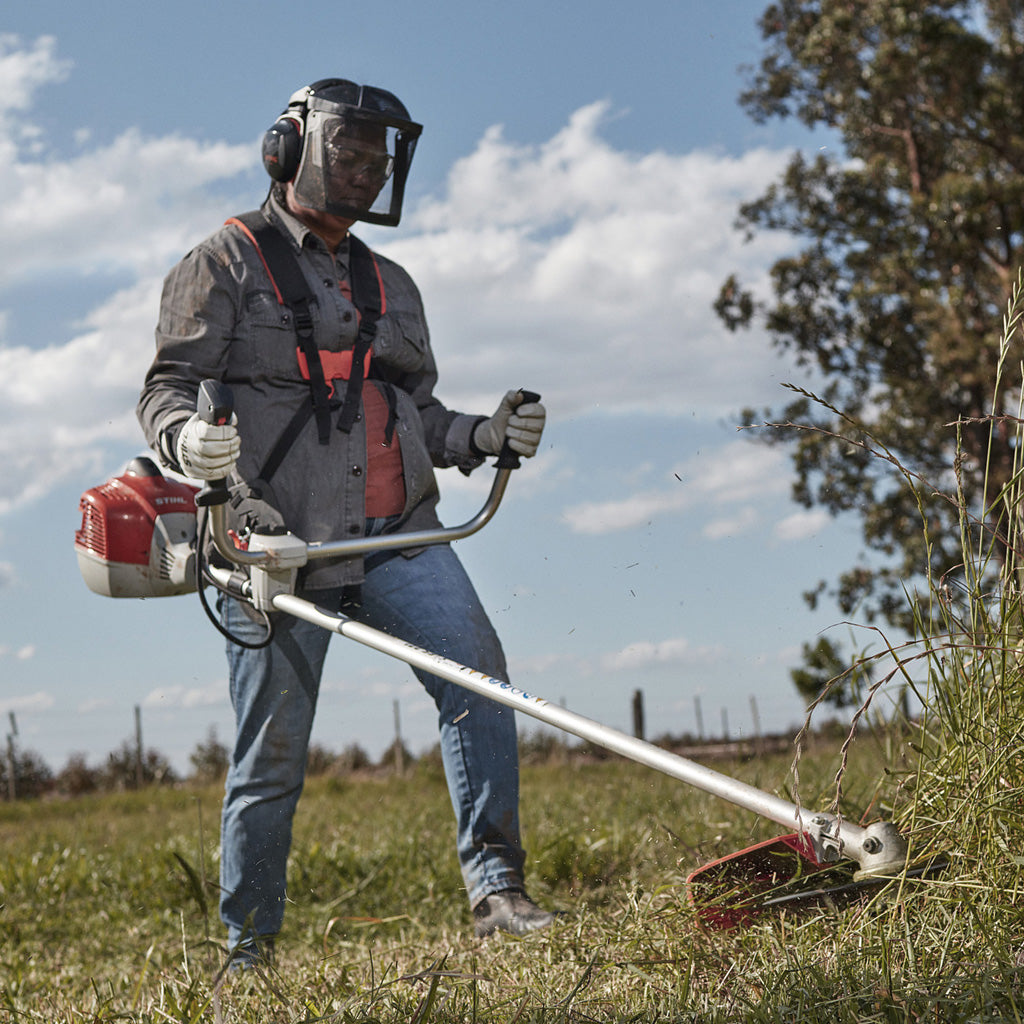 DESMALEZADORA STIHL FS 221