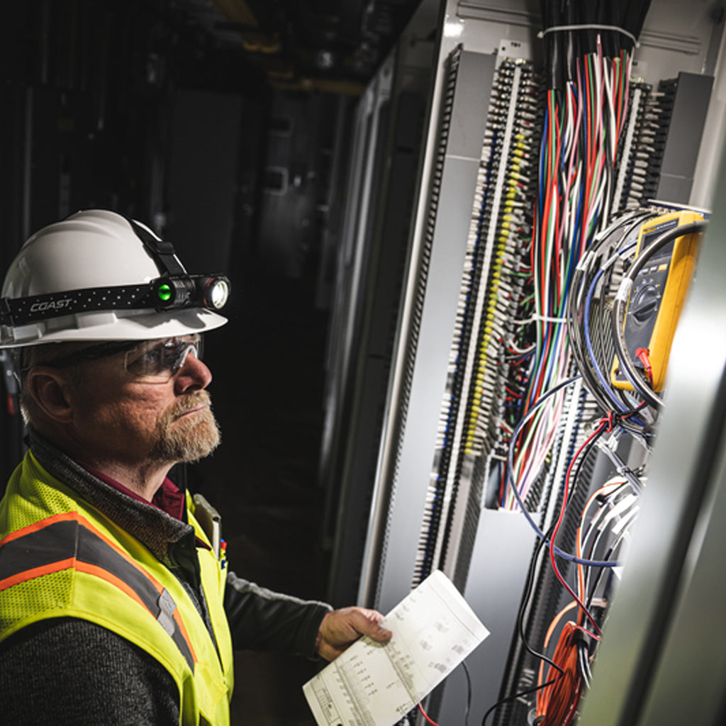 LINTERNA P/ CABEZA COAST XPH34R - 2075 LM - 195 MTS